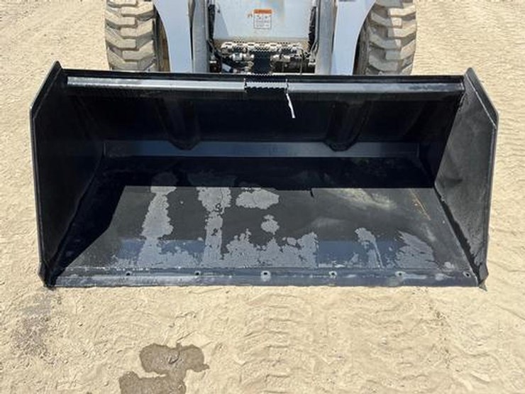 wildcat-78"-skid-steer-snow/litter-bucket-image-2