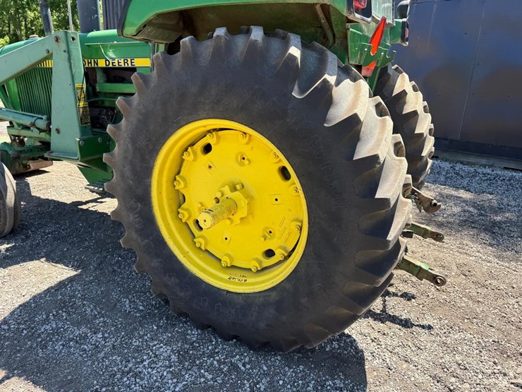 john-deere-4040-image-19