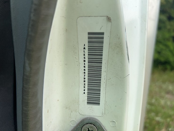 2006-isuzu-nqr-image-18