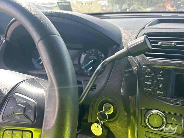 2016-ford-explorer-image-14