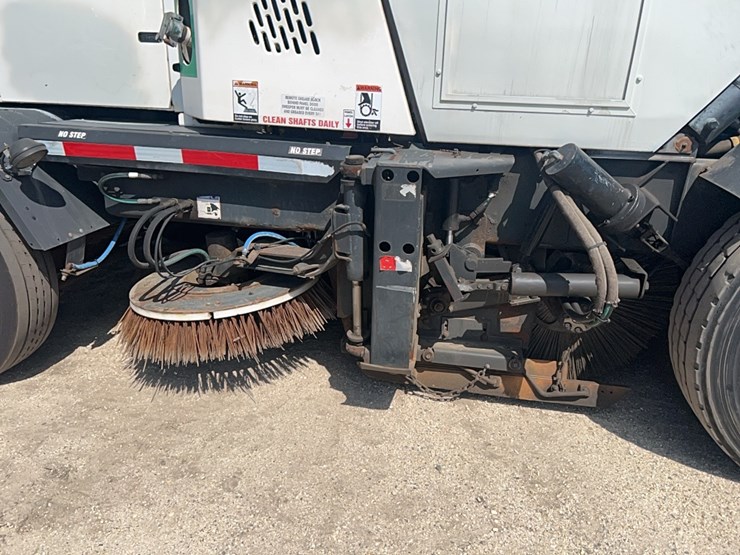 2018-global-m4-sweeper-image-6