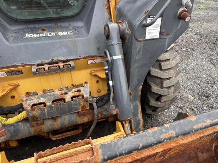 deere-330g-image-5