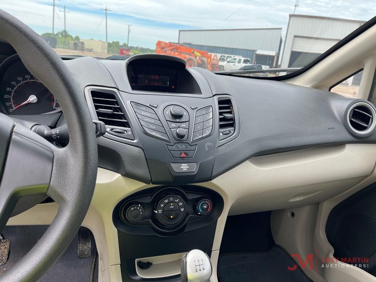 2011-ford-138-image-12
