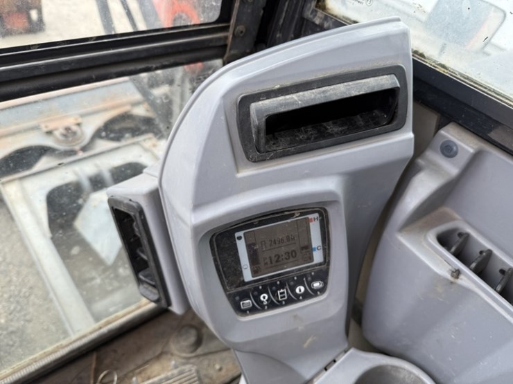 2014-kubota-kx080-4-image-33