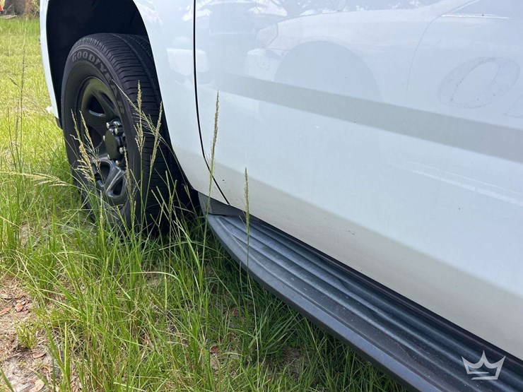 2015-chevrolet-tahoe-image-16