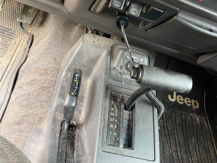 2002-jeep-wrangler-sport-image-17