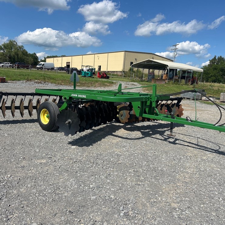 JOHN DEERE 210