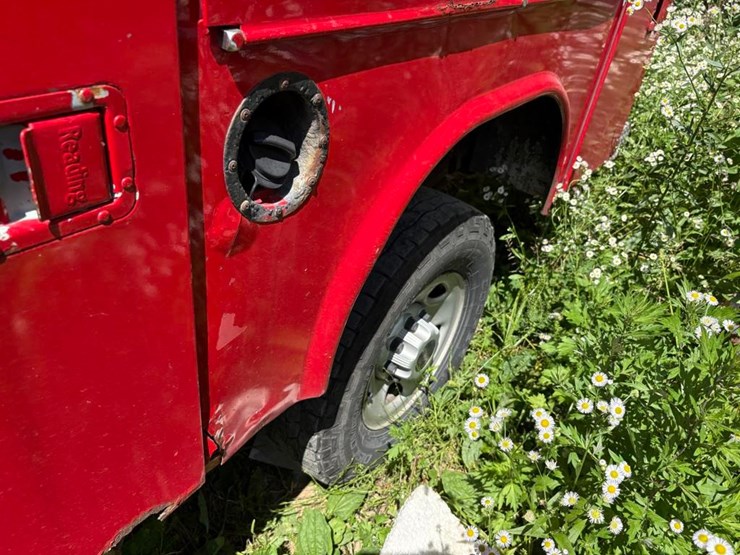 2003-gmc-2500hd-image-12