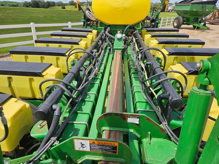 john-deere-1770-image-16