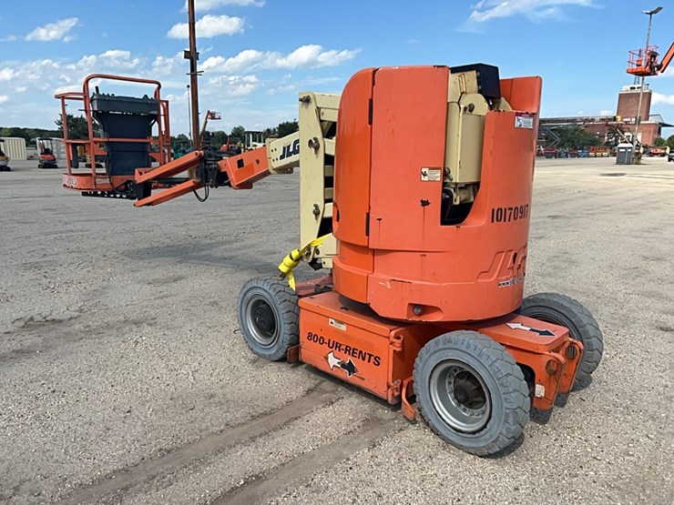 jlg-e300ajp-image-4