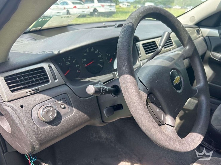2014-chevrolet-impala-sedan-image-11