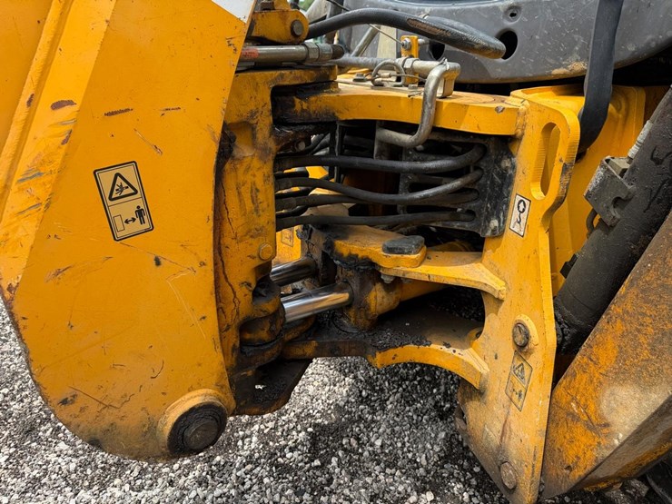 jcb-3cx14-image-14