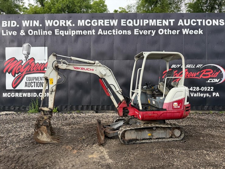 2017-takeuchi-tb230-image-1