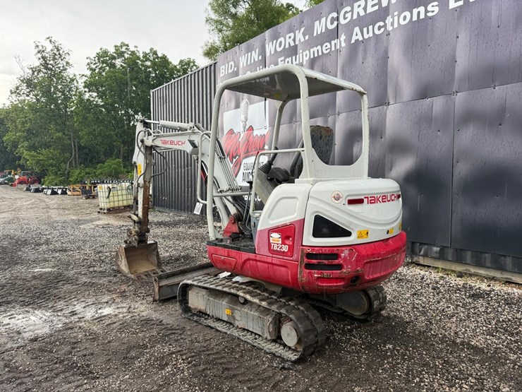 2017-takeuchi-tb230-image-2