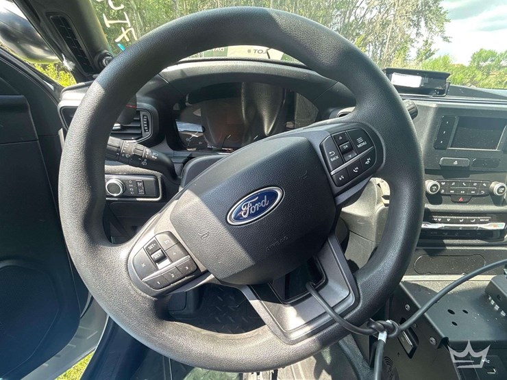 2020-ford-explorer-image-8