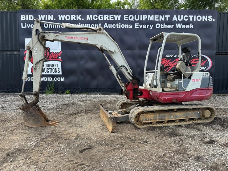 takeuchi-tb250-image-1