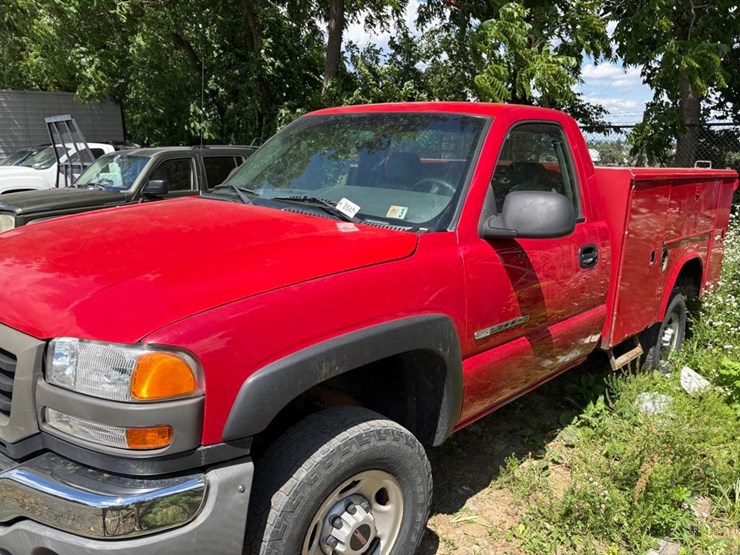 2003-gmc-2500hd-image-1