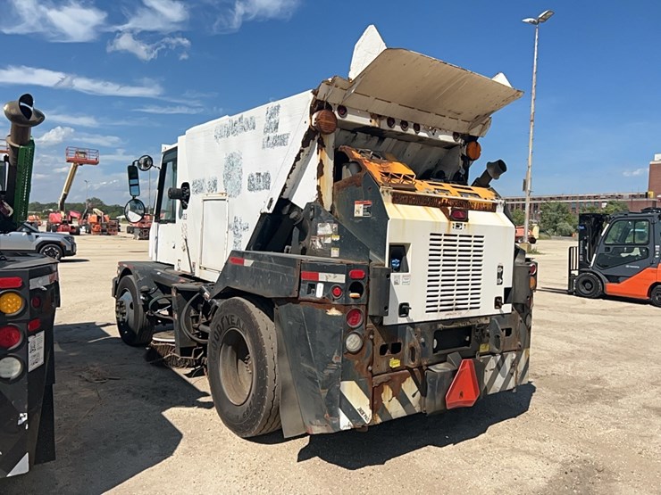 2016-global-m4-sweeper-image-4