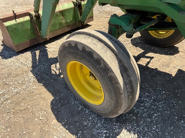 john-deere-4040-image-21