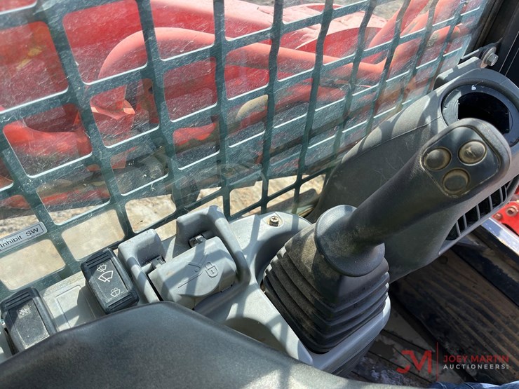 kubota-svl90-2-image-14
