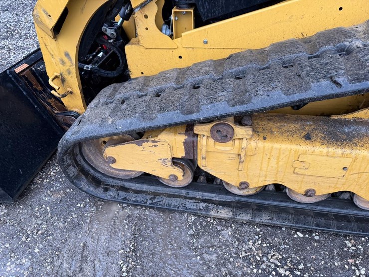 2022-caterpillar-299d3-image-18
