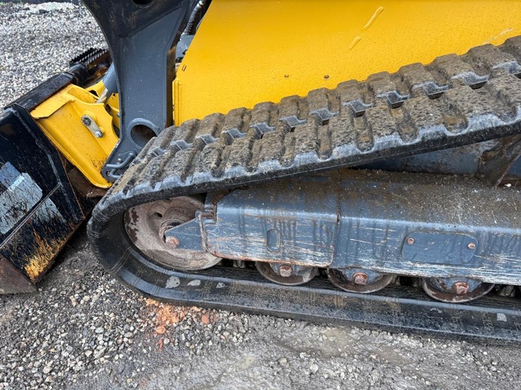 2021-deere-325g-image-18