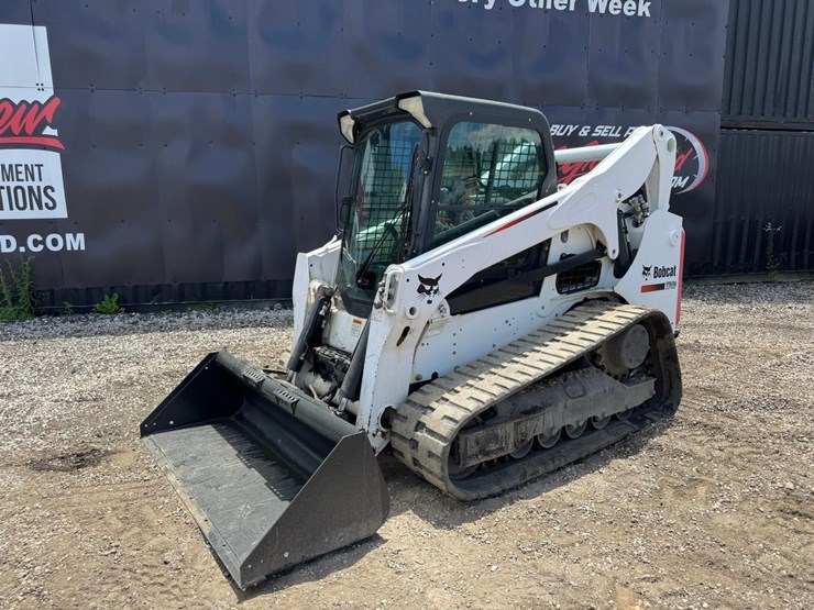 2016-bobcat-t740-image-2