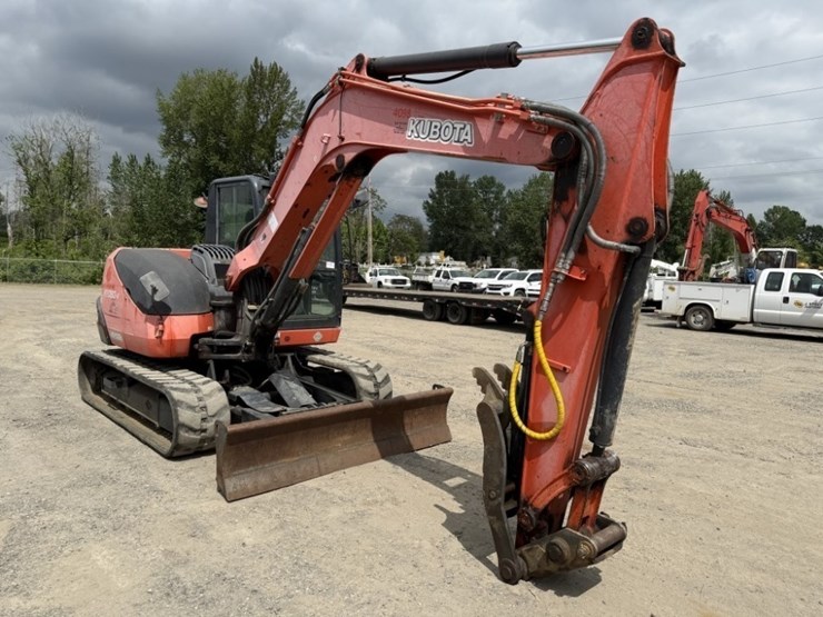 2014-kubota-kx080-4-image-2