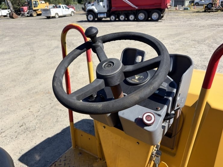 2009-caterpillar-cb24-image-18