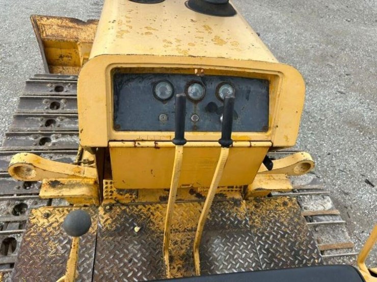 1985-john-deere-450e-image-12