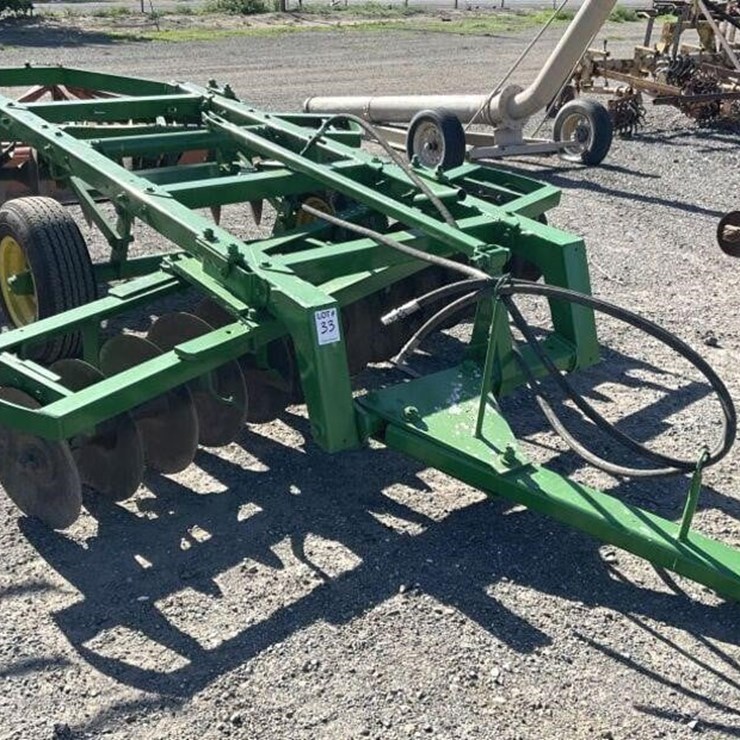 JOHN DEERE 9