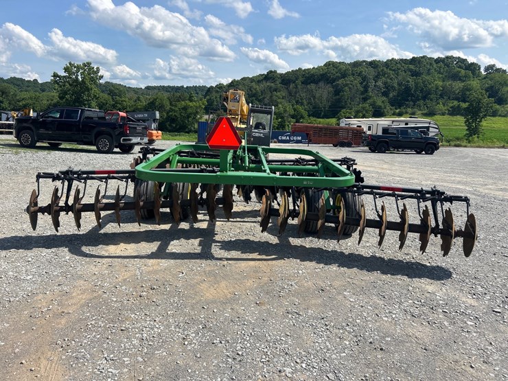 john-deere-210-image-4