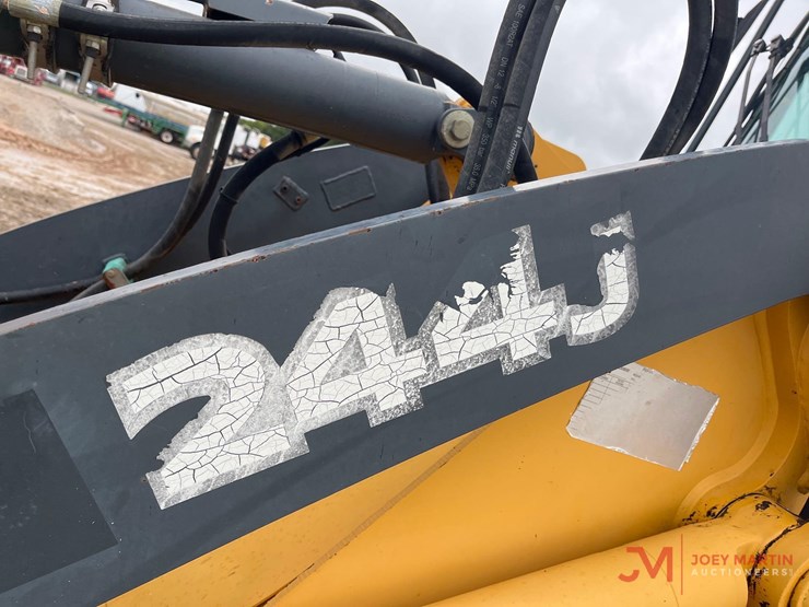 deere-244j-image-9