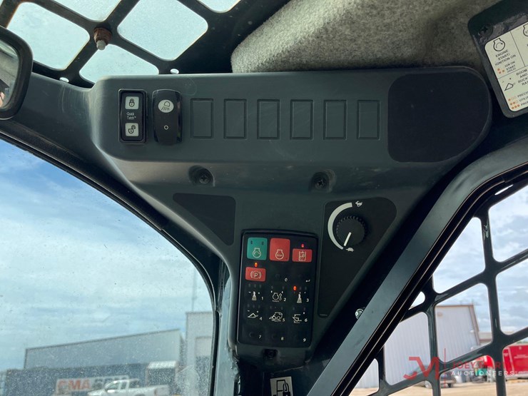 deere-331g-image-13