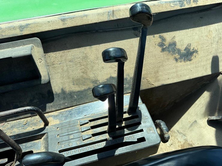 john-deere-4040-image-30