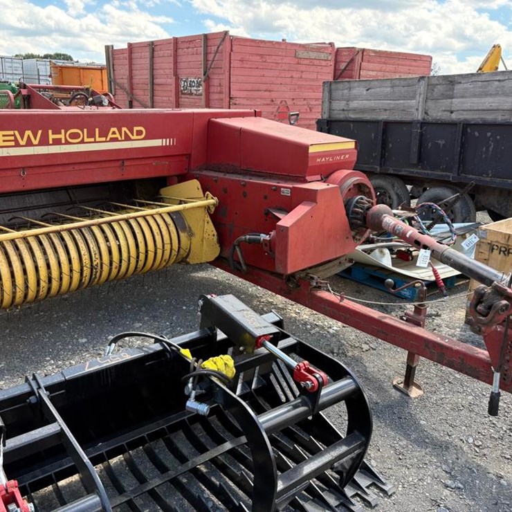 NEW HOLLAND 325
