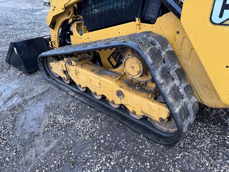 2022-caterpillar-299d3-image-17