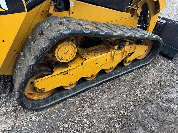 2015-caterpillar-259d-image-19