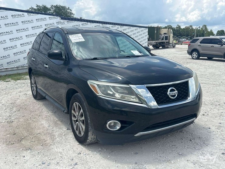 2016-nissan-pathfinder-image-2