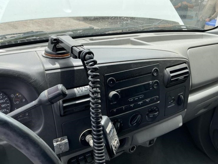 2007-ford-f550-image-18