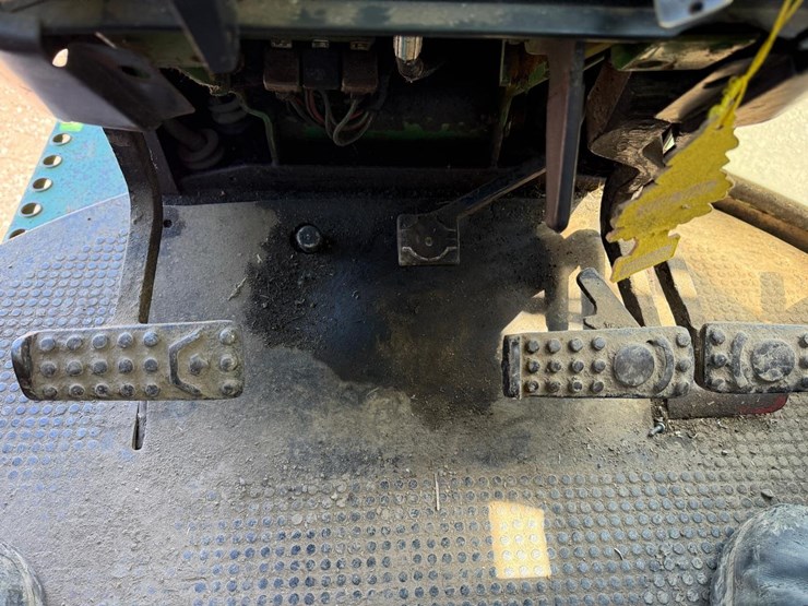 john-deere-4040-image-32