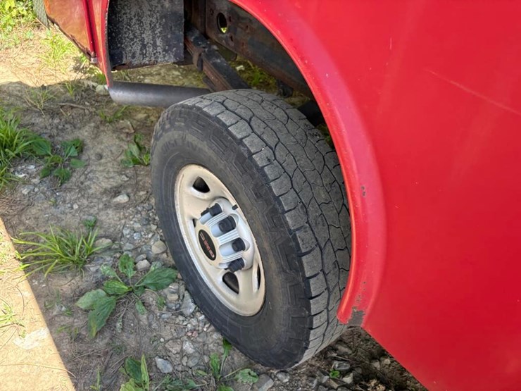 2003-gmc-2500hd-image-8