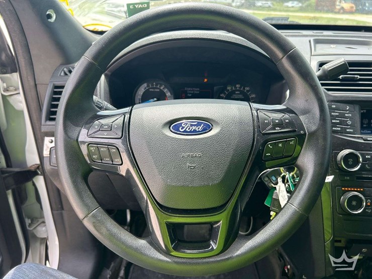 2018-ford-explorer-image-11