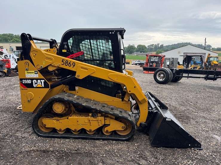 2015-caterpillar-259d-image-7