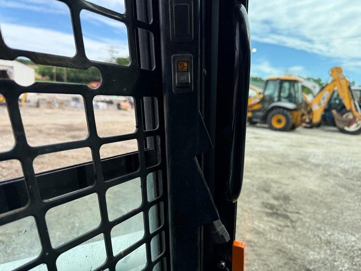 bobcat-t870-image-27