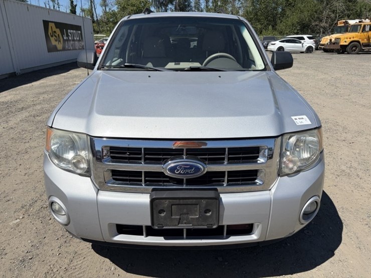 2010-ford-escape-image-8