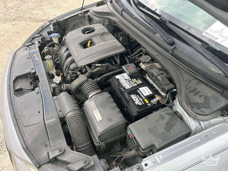 2017-hyundai-elantra-sedan-image-9