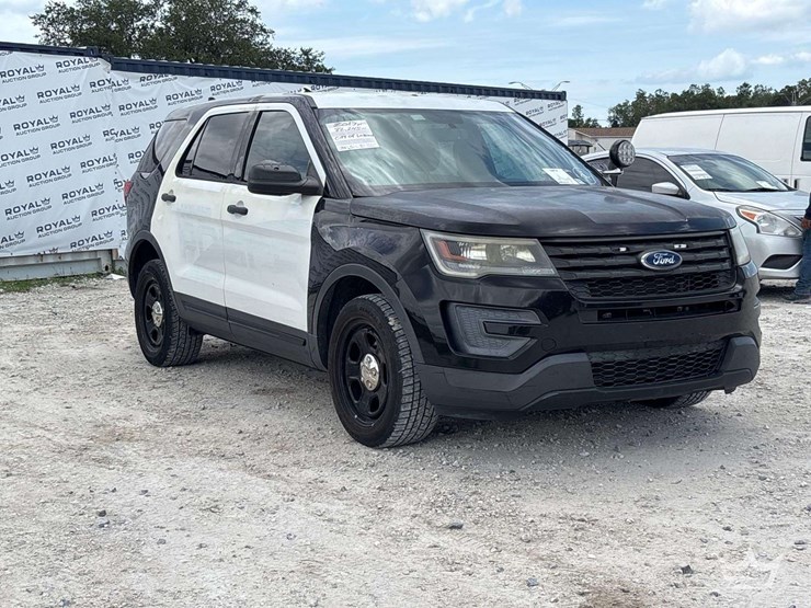 2017-ford-explorer-image-2