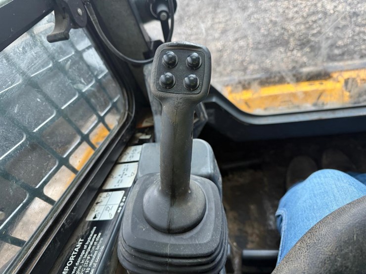 2018-deere-333g-image-26