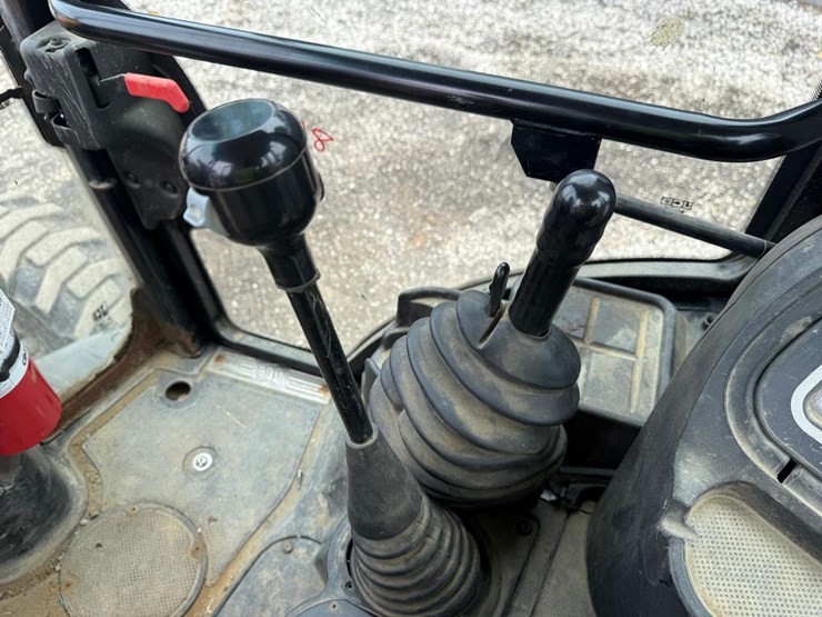jcb-3cx14-image-23